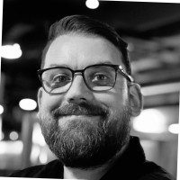 Headshot of Piers